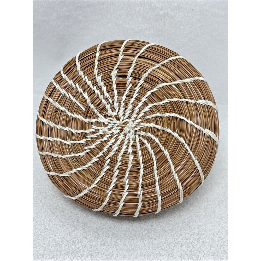VTG Handmade Pine Needle Basket W/Lid Lumbee Indian Artist Loretta O. Oxandine - Picture 5 of 7
